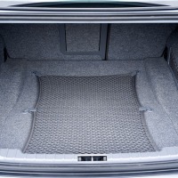 10 Essential Things That You Should Keep in Your Car Trunk